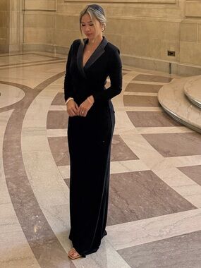 Adrianna Papell Women's Formal Dress Size 4 Black Long Sleeve Tuxedo Gown